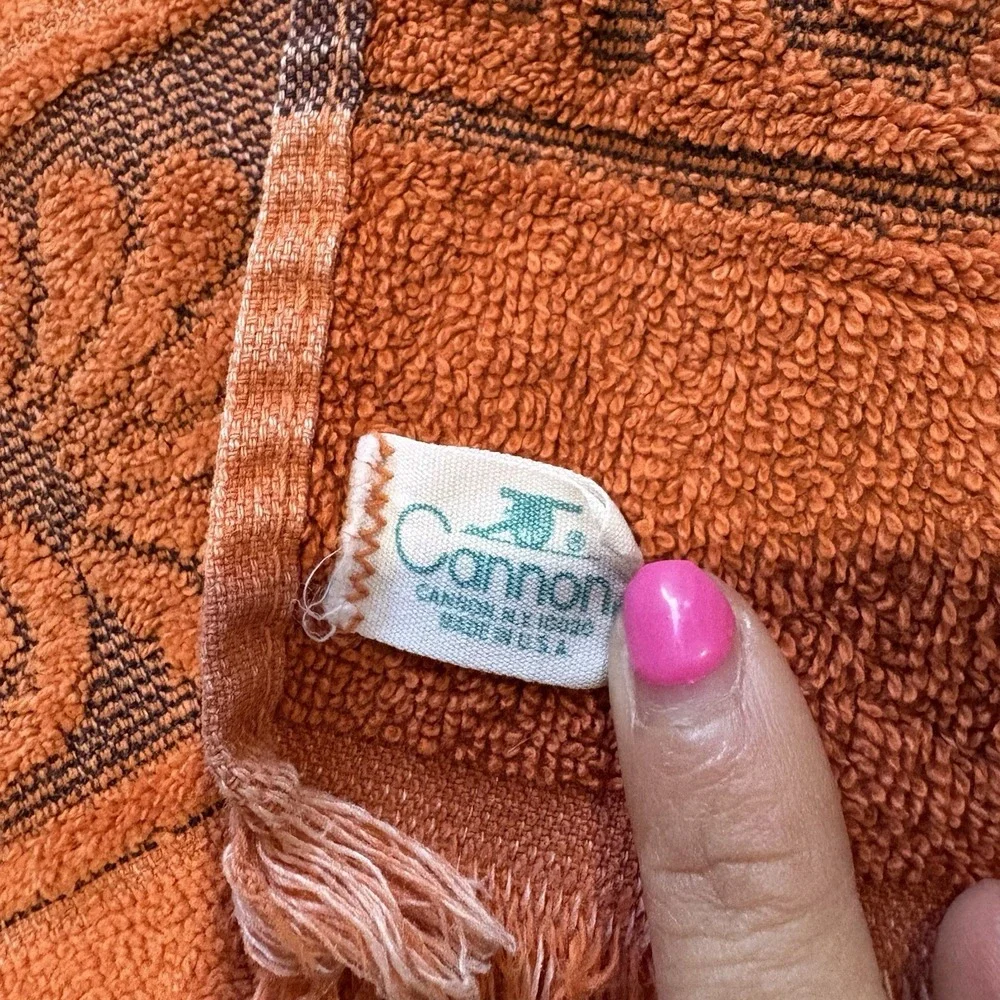 Vtg Cannon Monticello Burnt Orange Hand Towel Sculpted Fringe Made USA 16x24